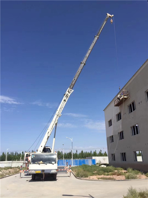 阳泉市“轻装强干”—— 吊车的 “轻量化臂架” 技术